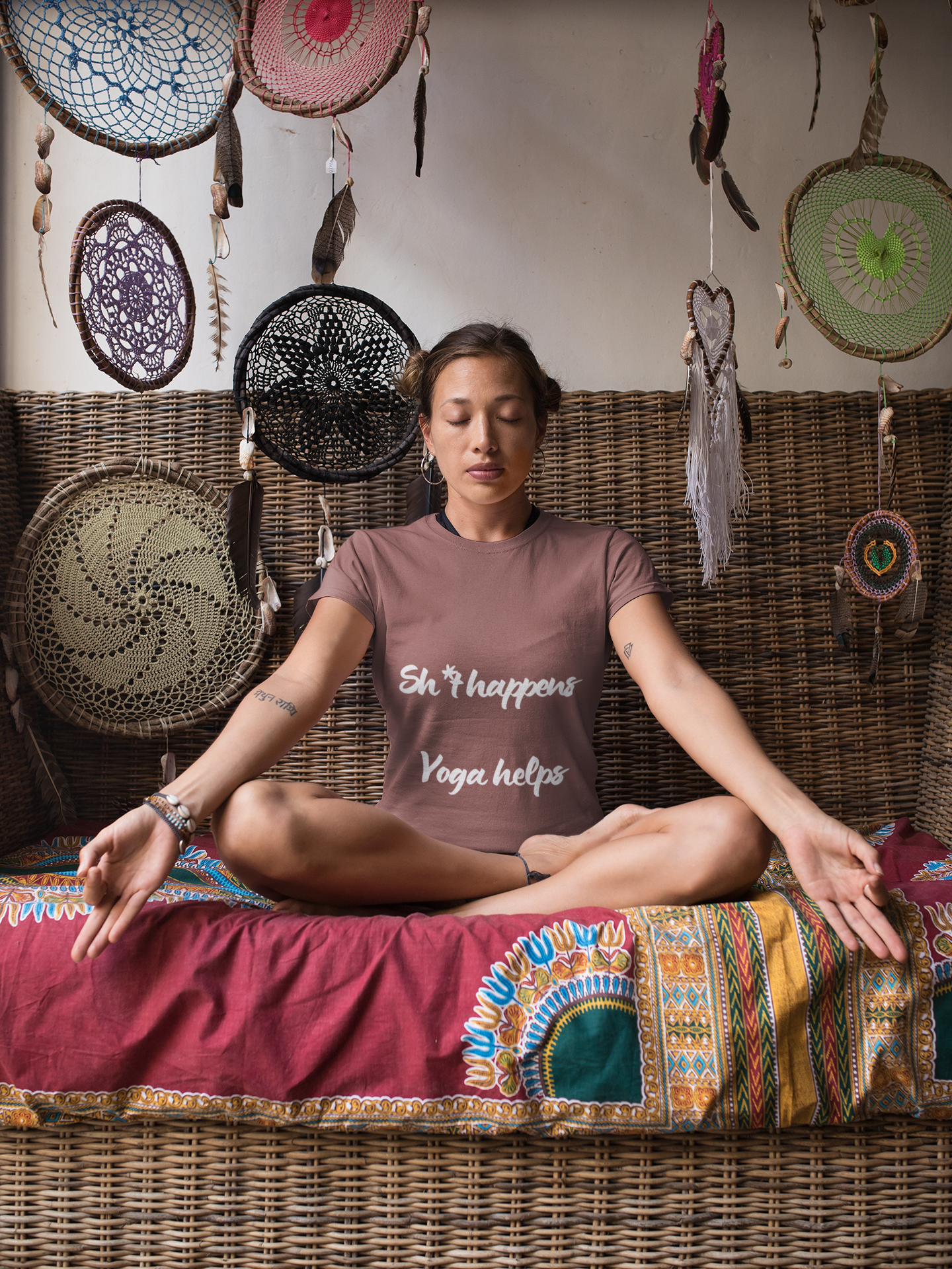 Sh*t happens Yoga helps - Unisex Yoga Lovers Tee I Funny Yoga Gift I Mindfulness Apparel I Self-Care Meditation T-Shirt